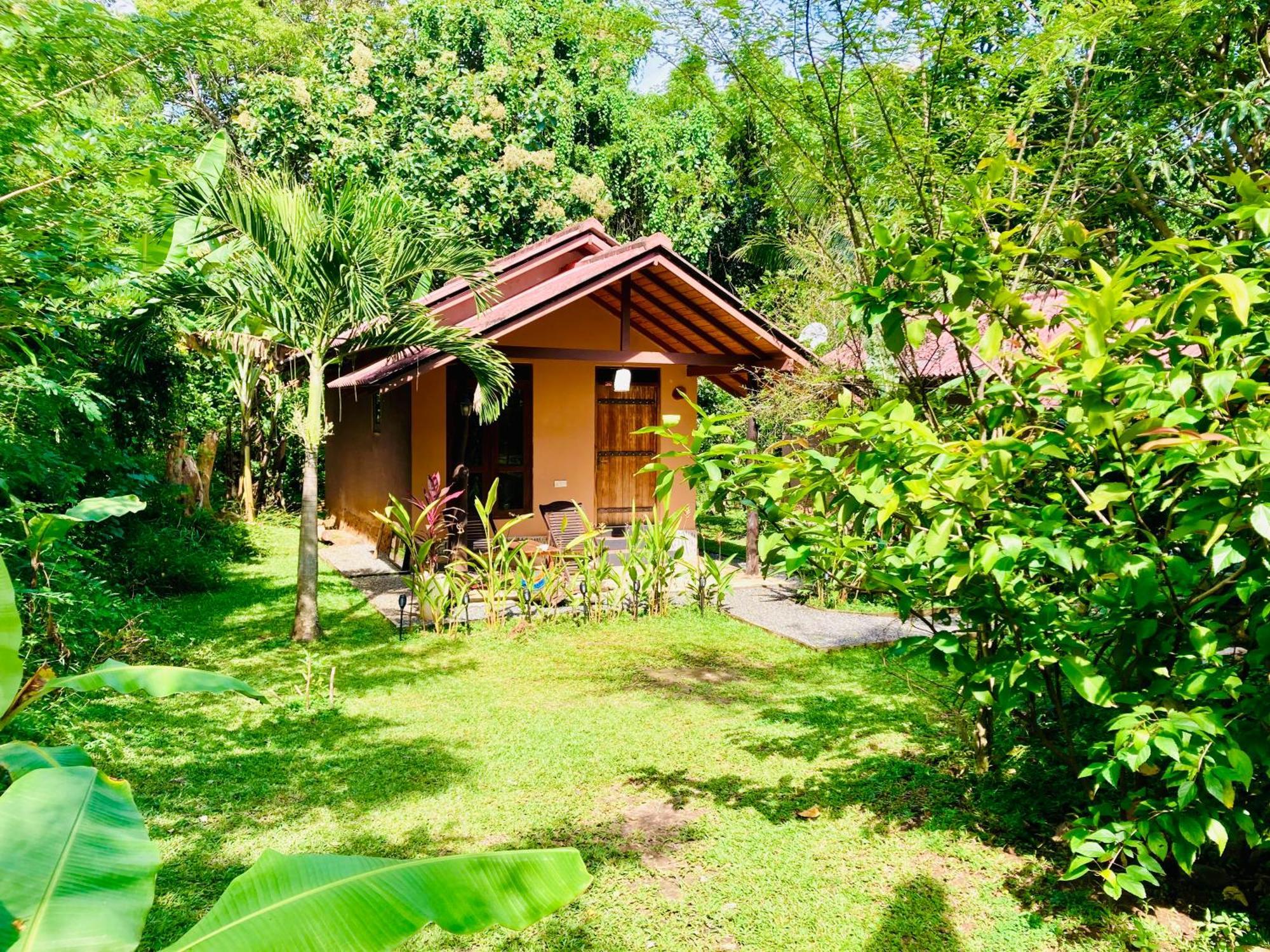 Suncity Privacy Cottages Udawalawe Eksteriør billede