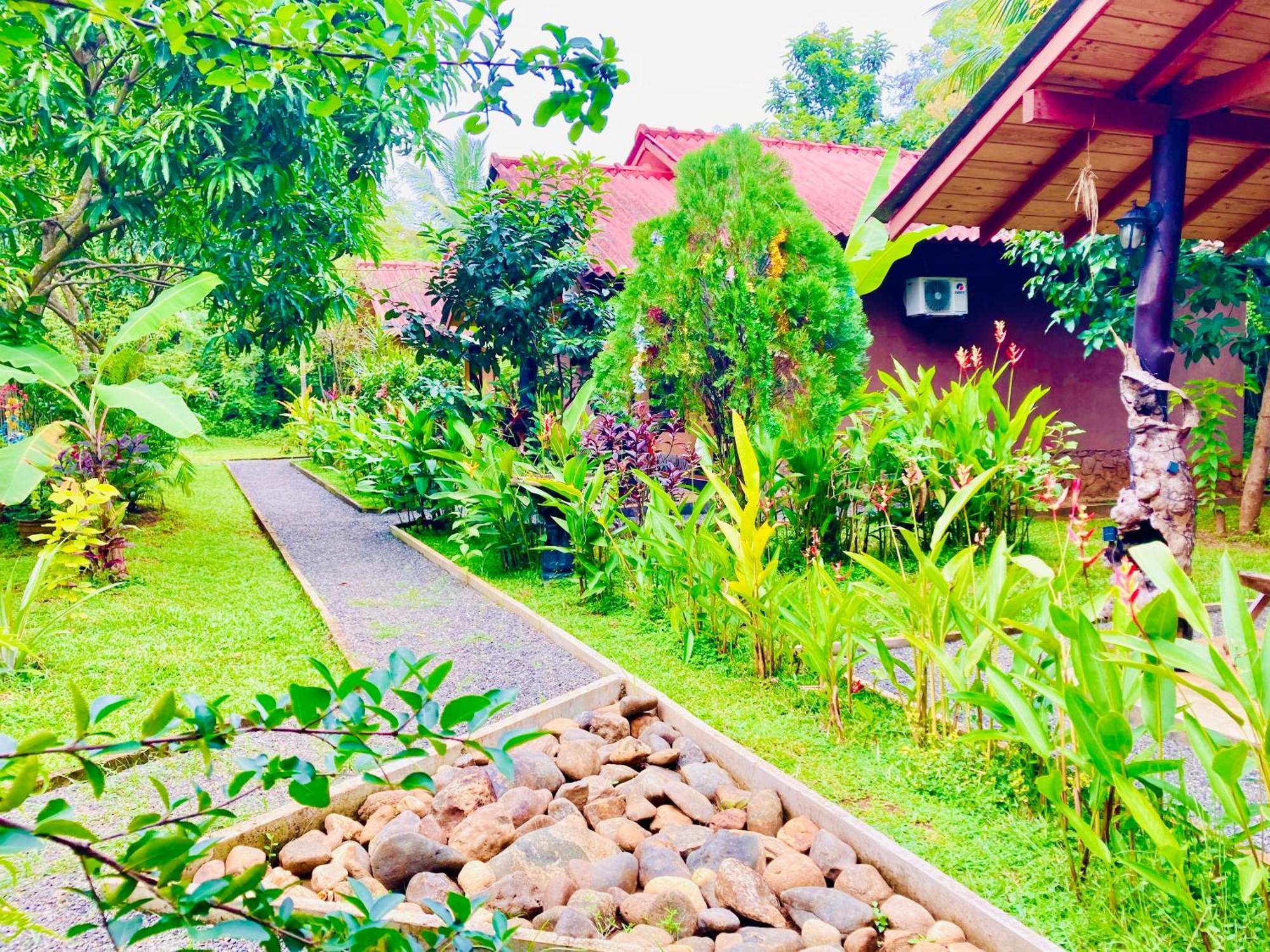 Suncity Privacy Cottages Udawalawe Eksteriør billede